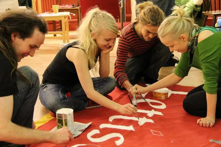 Helsingin seudun & yliopiston Maan ystävien säännöllinen kokoontuminen (etäkokous)