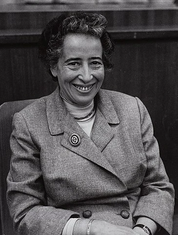 Hannah Arendt -lukusessio Oodissa pe 6.12. // Hannah Arendt reading session in Oodi Fri Dec 6