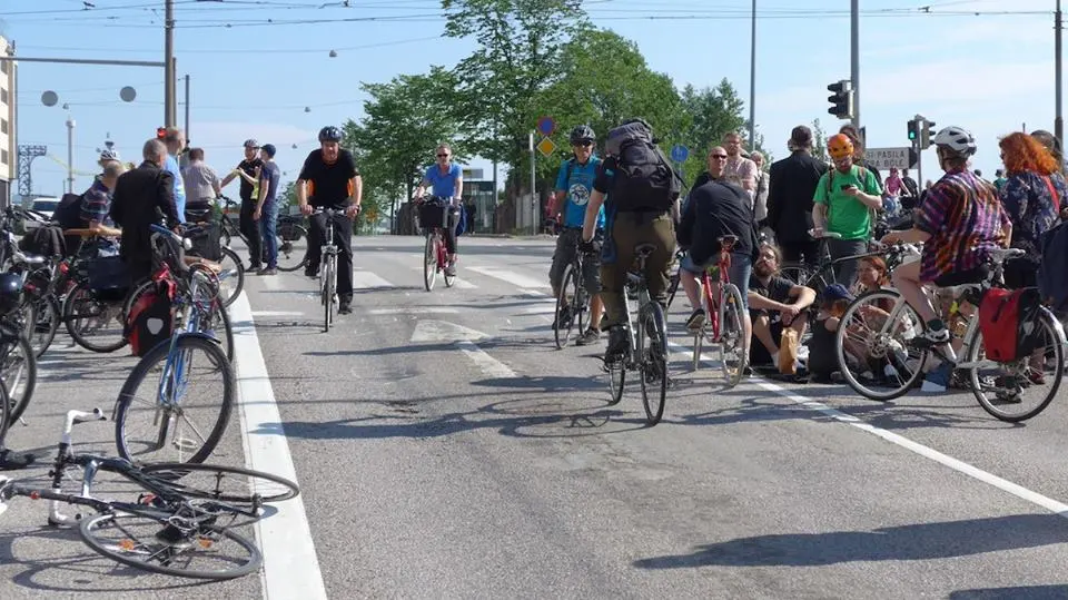 Kadunvaltaus Pasilassa, Helsingissä 21.6.2016 surkeita työmaajärjestelyjä vastaan