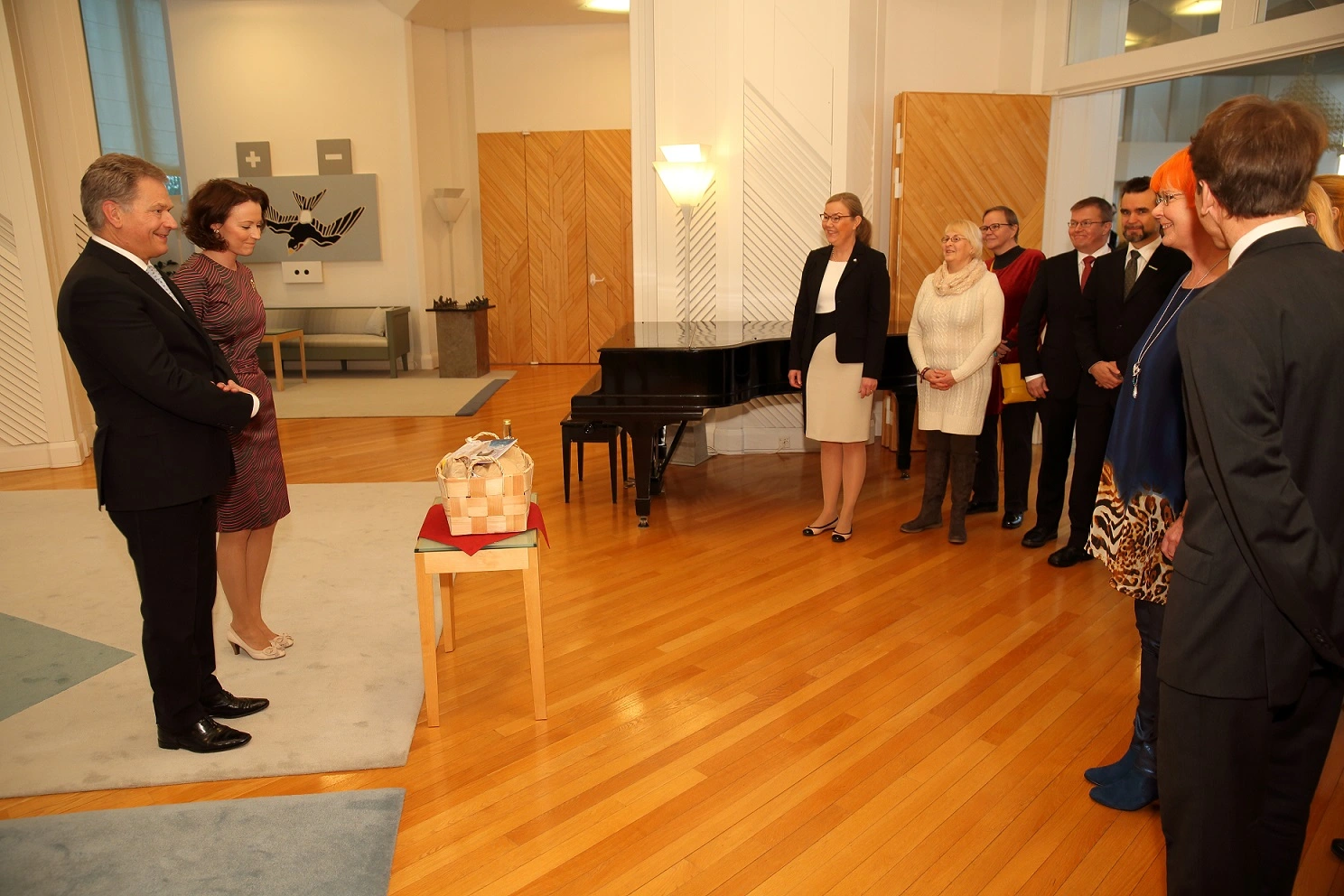 Järjestöt luovuttivat kasviskorin presidenttiparille – jokainen voi tehdä ympäristöteon lautasellaan