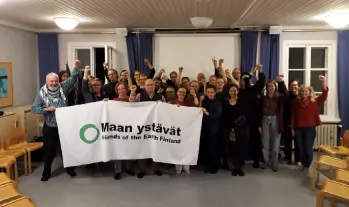 Syysväentapaamisessa 2018 otettiin solidaarisuusvalokuva terveisiksi Lontoon Rebellion Day -tapahtumaan.