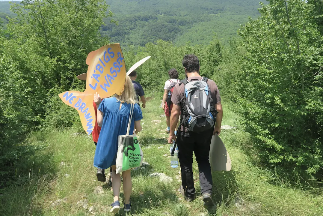 FoEE:n AGM:ssa kuulimme paljon Balkanin taistelusta luontoa tuhoavia vesivoimalaprojekteja vastaan ja vierailimme Sana-joella vastustamassa paikalle suunniteltua uutta patohanketta.