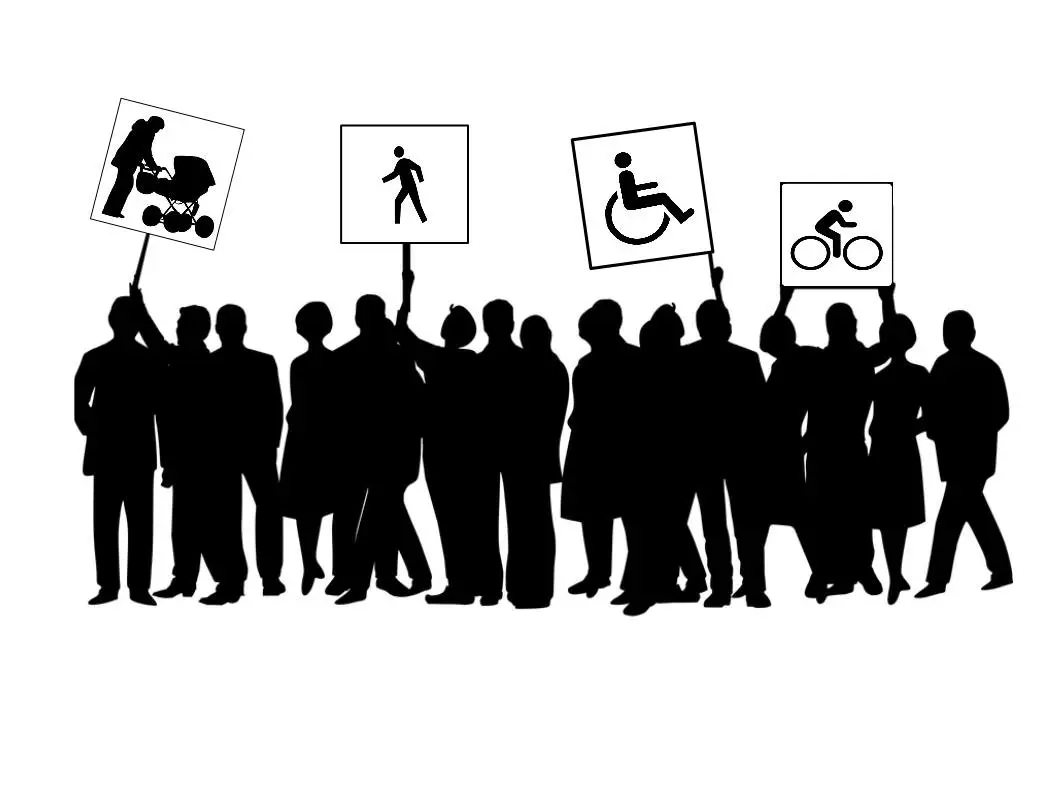 Mielenosoitus Pasilan Ratapihantiellä turvattomia liikennejärjestelyitä vastaan